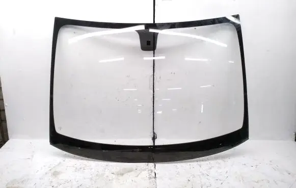 Mercedes-Benz Vito Viano W447 Front windscreen/windshield window 