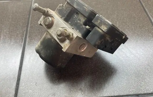 Suzuki Liana ABS Pump 06210901993