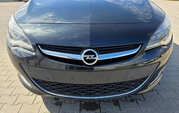 Opel Astra J Front bumper 