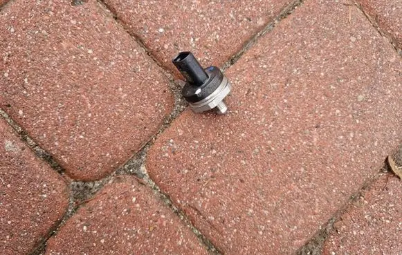 Opel Insignia B Fuel pressure sensor 12658331