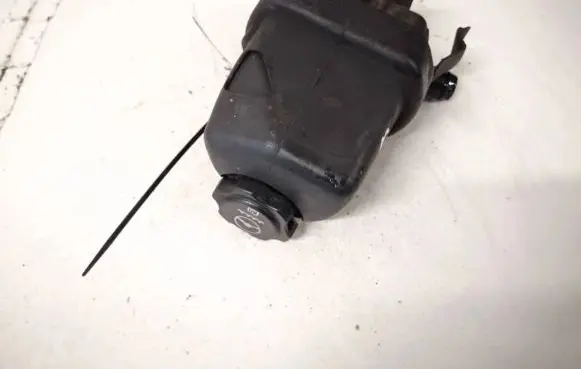 Brake fluid reservoir