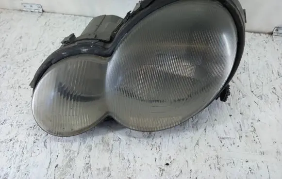 Mercedes-Benz C W203 Headlight/headlamp 15084500