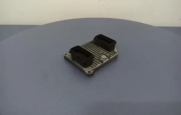 Opel Zafira A Engine control unit/module ECU 55351752
