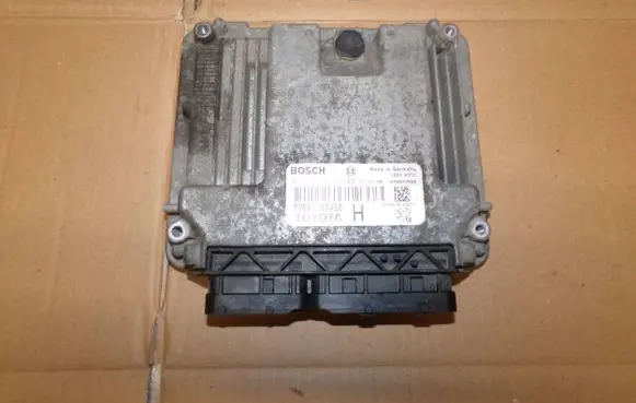 Toyota Yaris Engine control unit/module 0281012322