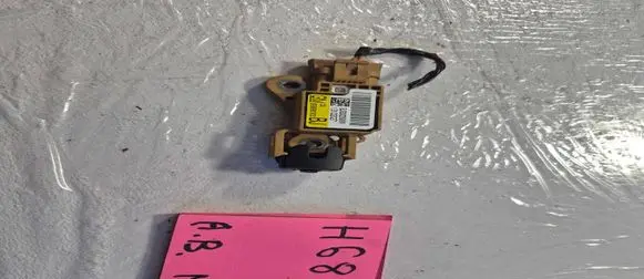 Opel Vectra C Airbag deployment crash/impact sensor 13102027