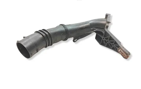 Volvo V40 Intercooler hose/pipe AV6Q9351BC