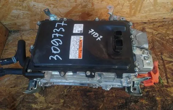 Toyota Prius xw60 Voltage converter inverter G920047260