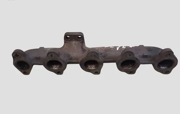 Peugeot 3008 II Exhaust manifold