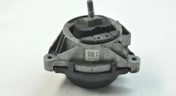 BMW 4 F32 F33 Engine mount bracket 6787657