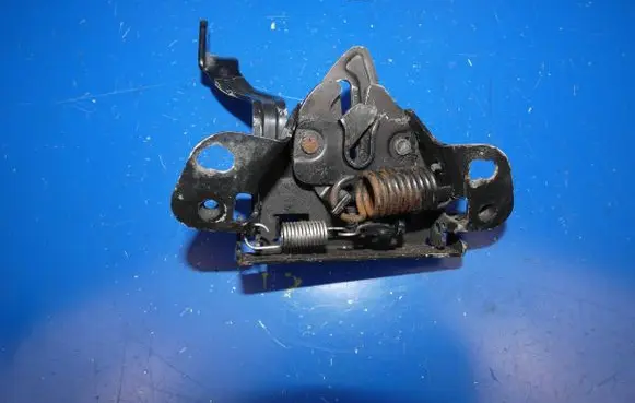 Hyundai i30 Engine bonnet/hood lock/catch