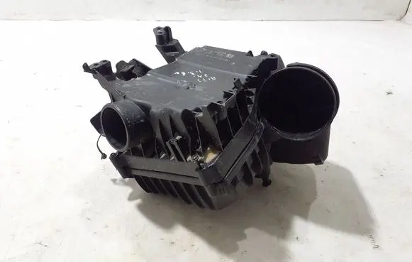 Mercedes-Benz A W177 Air filter box A2820905000