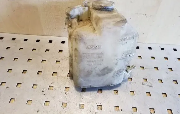 Mazda Premacy Coolant expansion tank/reservoir 823021120