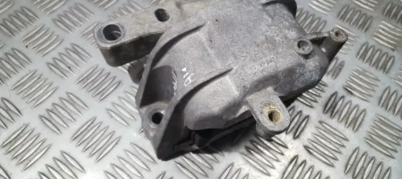 Skoda Octavia Mk2 (1Z) Engine mount bracket 1K0199262