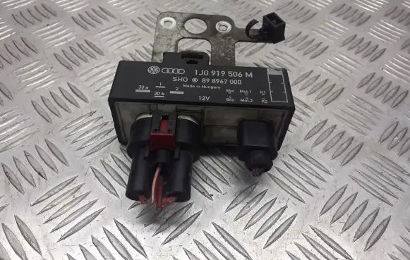 Skoda Fabia Mk2 (5J) Coolant fan relay 1J0919506
