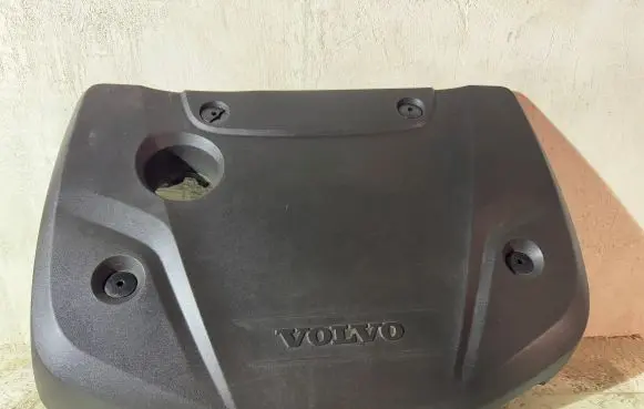 Volvo V40 Engine cover (trim) 31368888