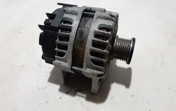 Renault Master III Generator/alternator 231007619R
