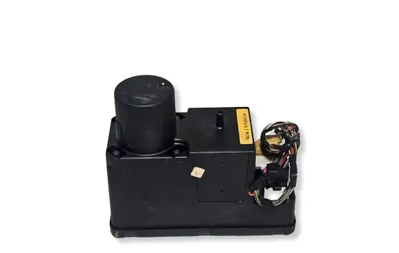 Audi 80 90 S2 B4 Central locking vacuum pump 4A0862257F