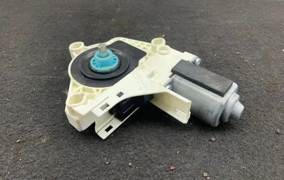 Audi A6 Allroad C7 Rear door window regulator motor 8K0959811A 1101919814200 130440261673