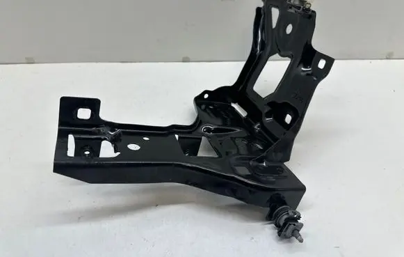 BMW 2 F45 Headlight/headlamp mounting bracket 7302532