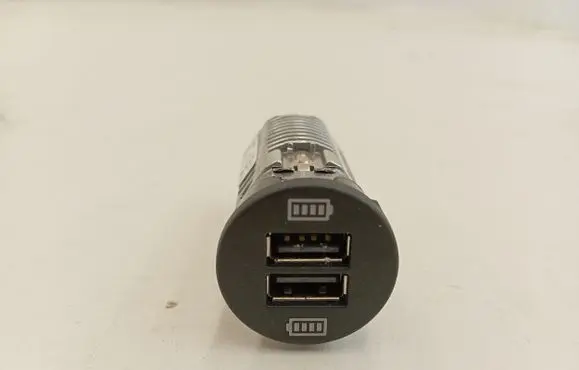 Porsche Cayenne (92A) USB socket connector 7P5035222