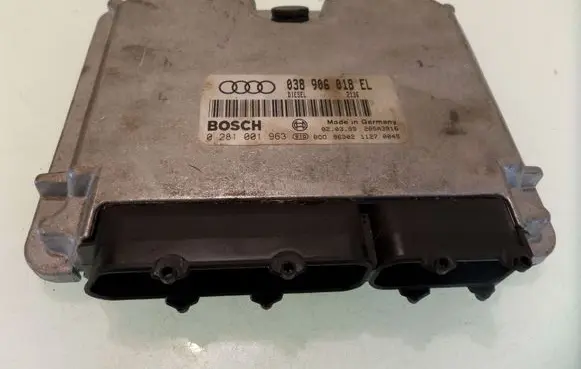 Audi A4 S4 B5 8D Engine control unit/module 038906018EL 0281001963