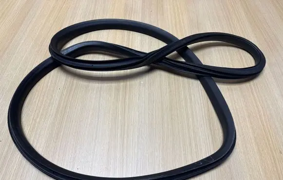 Seat Leon (5F) Front door rubber seal 5F4867365