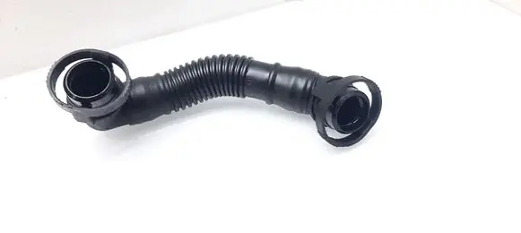 Volkswagen PASSAT B6 Breather hose/pipe 03L103493