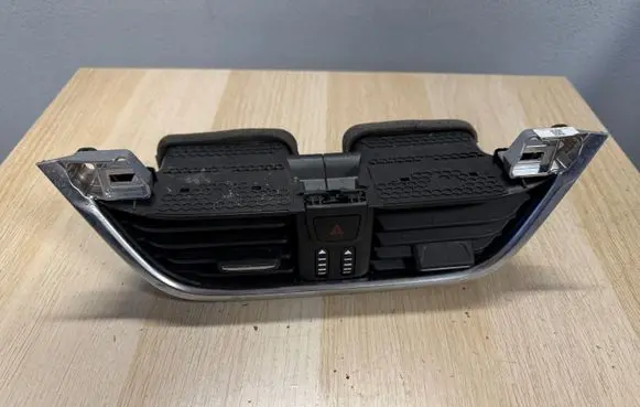 Ford Fiesta Dashboard air vent grill cover trim H1BB19K617AE