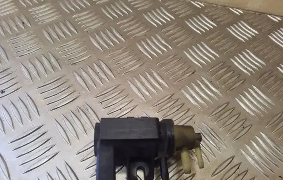 Volkswagen Caddy Turbo solenoid valve 1K0906627A