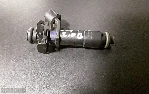 Citroen C5 Fuel injector deka7-1