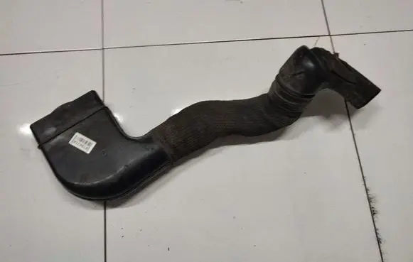 Air intake hose/pipe