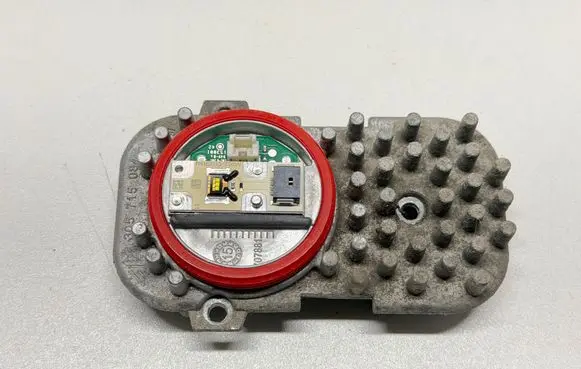 BMW 4 F32 F33 LED ballast control module 1305715084 305715084 7263051