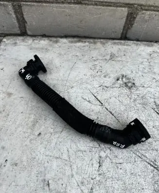 Audi Q5 SQ5 Breather hose/pipe 04L103493F