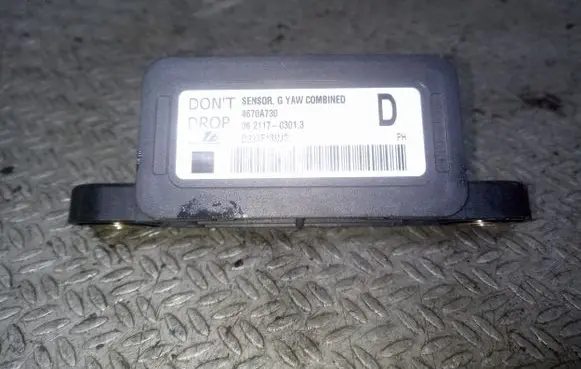 Mitsubishi Lancer VIII ESP acceleration yaw rate sensor 4670A730
