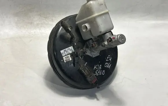 KIA Ceed Brake booster 585001H800 201105031623 591101H800