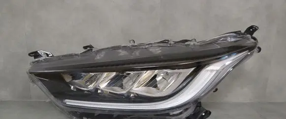 Toyota Yaris XP210 Headlight/headlamp