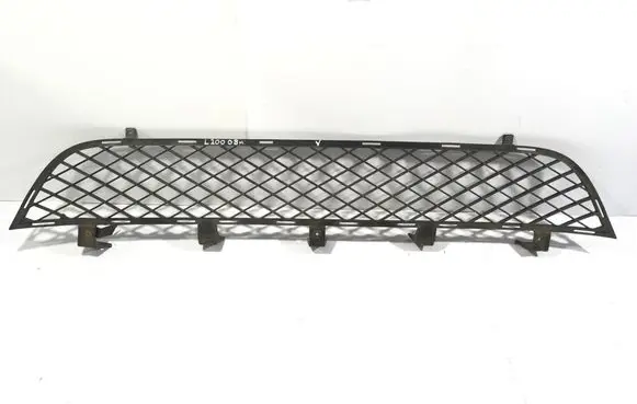 Mitsubishi L200 Front bumper lower grill MN142535