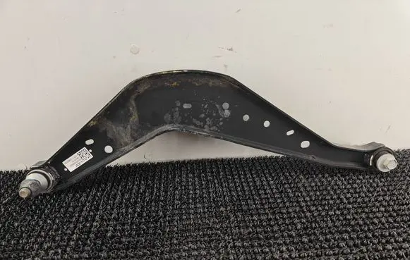 Chevrolet Malibu Rear control arm 84149391 688329122 0000000000040