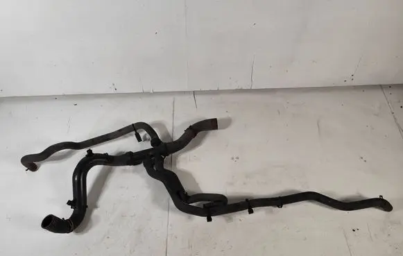 Engine coolant pipe/hose