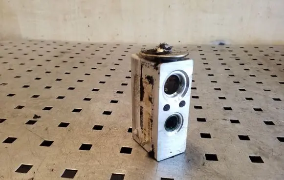 Air conditioning (A/C) expansion valve