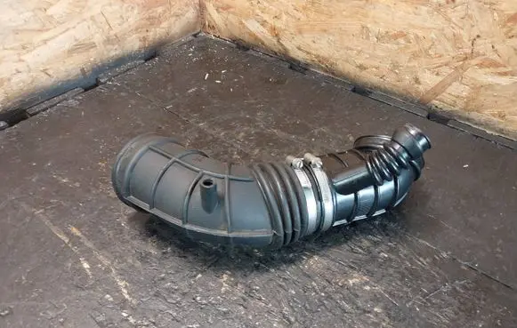 BMW 5 E39 Air intake hose/pipe 13541435625 13541435627