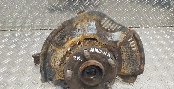Front wheel hub
