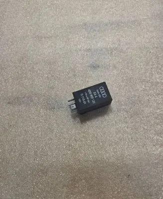 Audi A8 S8 D2 4D Other relay 4D0907131 D11301 PA6GF30