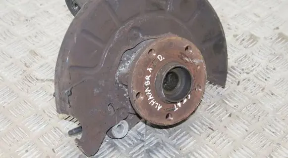 Seat Alhambra (Mk2) Front wheel hub