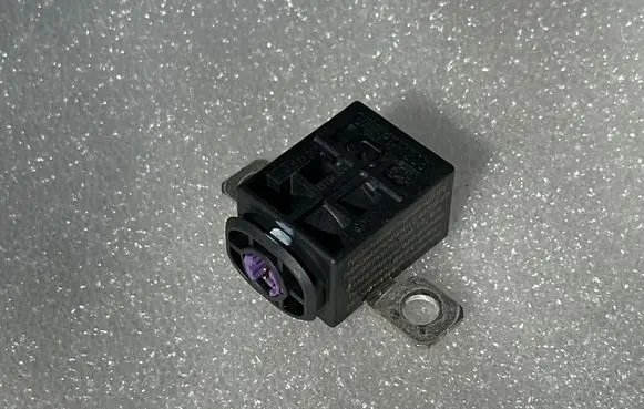 Audi A6 S6 C6 4F Battery relay fuse 4F0915519