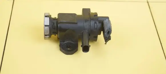 BMW 5 F10 F11 Turbo solenoid valve 8509323 29SP39