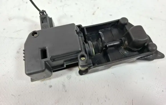 Volvo S40 Fuel tank cap lock 30716226