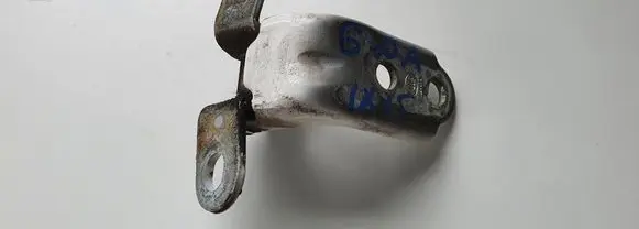 Hyundai ix35 Rear door lower hinge