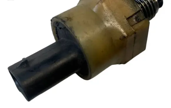 Land Rover Range Rover Sport L494 Oil pressure sensor LR135718