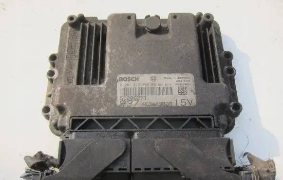 Alfa Romeo GT Engine control unit/module 55206271 0281012883